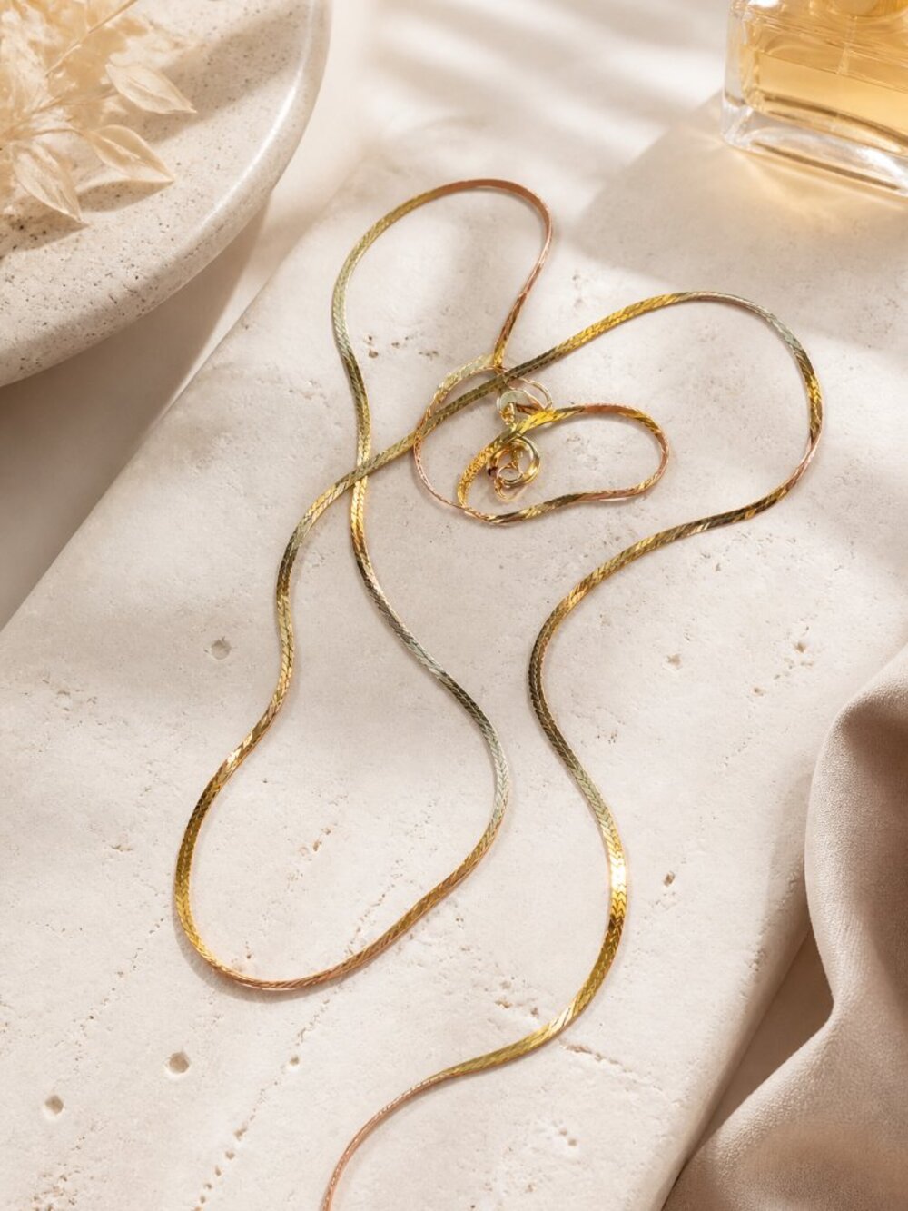 Vintage 10K Italian Gold Herringbone Necklace Chain 16" 2mm Flat Liquid Gold